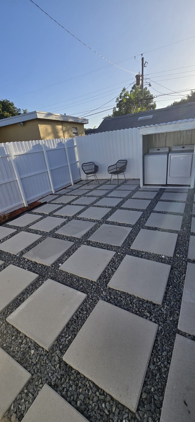 Building Photo - 8830 NW 11th Ct