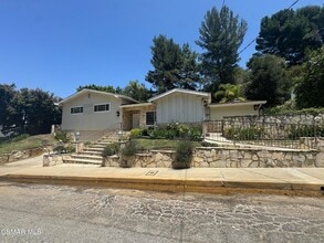 Building Photo - 3474 Loadstone Dr