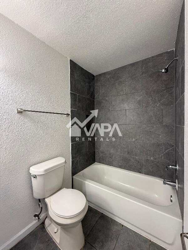 Building Photo - 7223 Glen Haven Dr