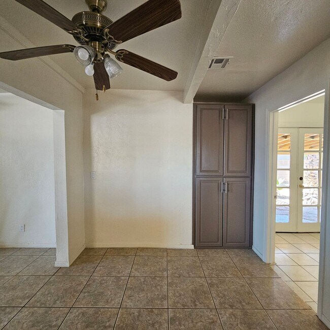 Building Photo - 3 bedroom/2 bath home for Rent