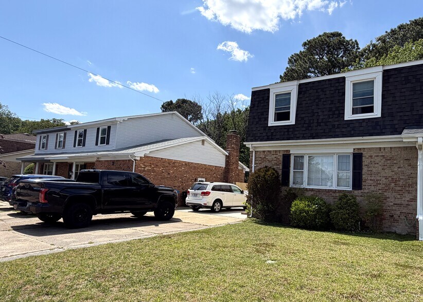 Building Photo - 713 Little Neck Rd