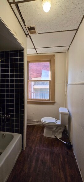 Building Photo - 420 S Fairmount St