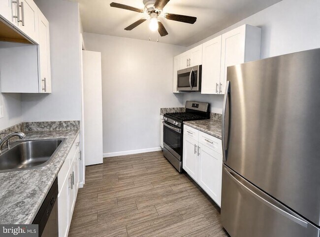 Building Photo - 3129 Comly Rd