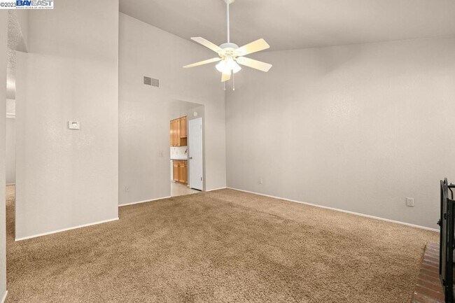 Building Photo - 9101 Newhall Dr