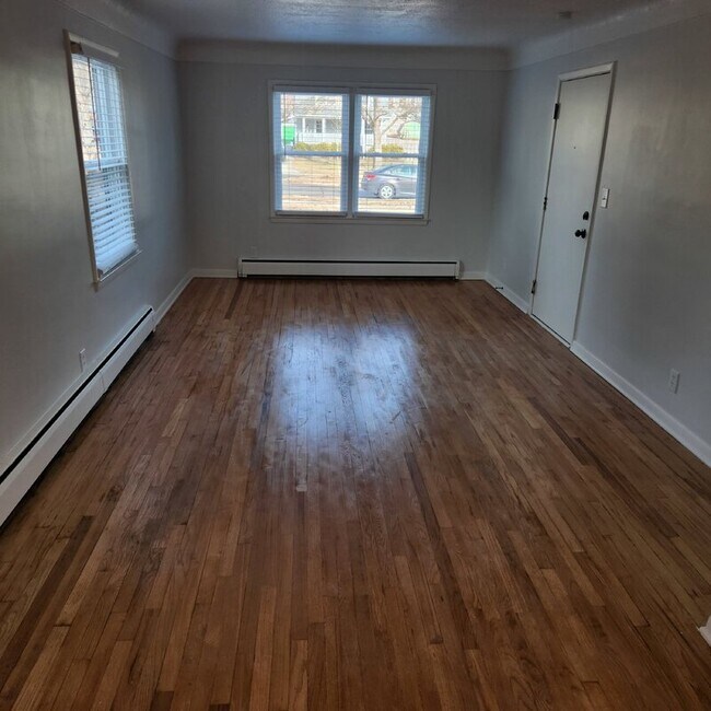 Building Photo - 2822 Kingman Blvd