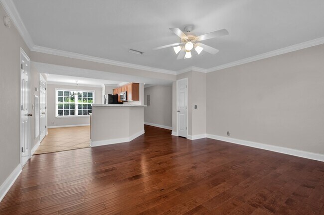 Building Photo - 210 Buck Run Dr