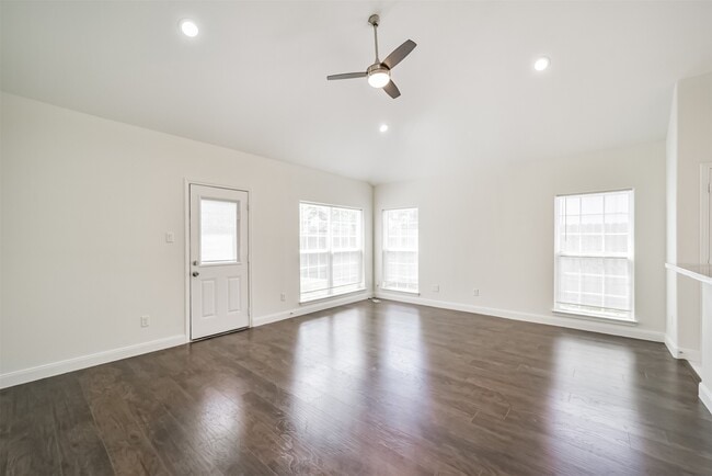 Building Photo - 10618 Bassoon Dr
