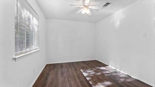 Building Photo - 111 N Misty Dawn Dr