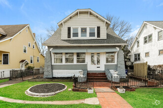 Building Photo - Beautiful 4 Bedroom Home