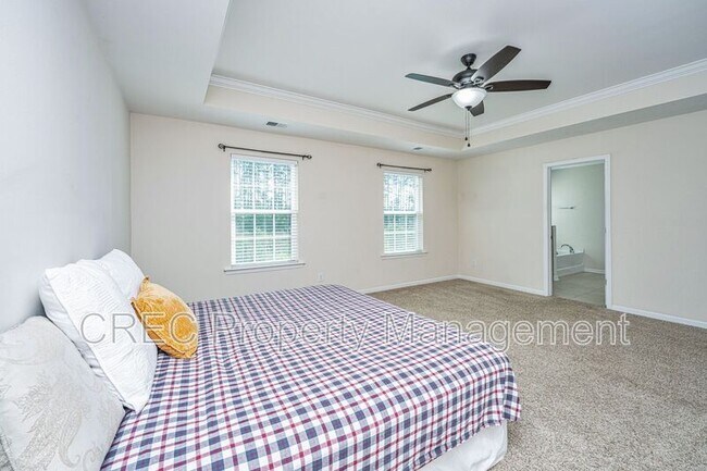 Building Photo - 201 Bigleaf Ct