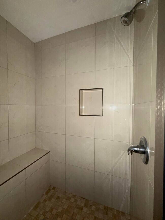 Building Photo - 5310 Hacienda Ln