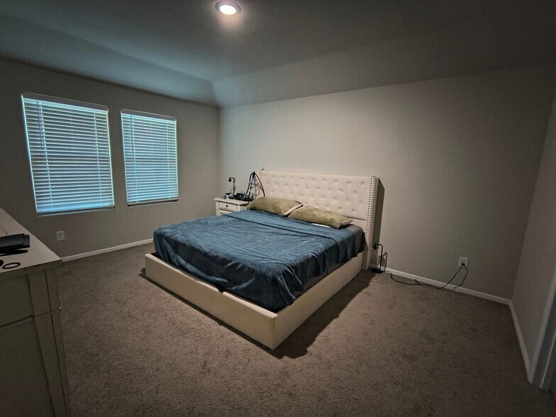 Building Photo - 7701 Orange Blossom Rd