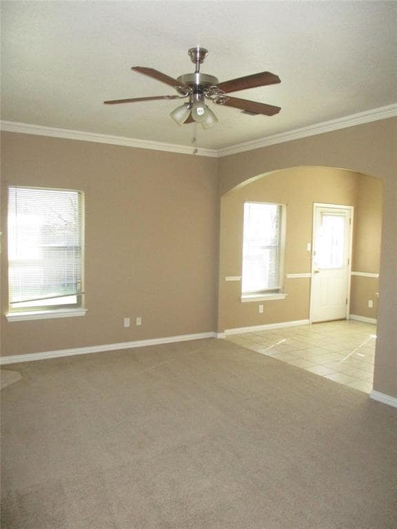 Building Photo - 702 Nelson Dr