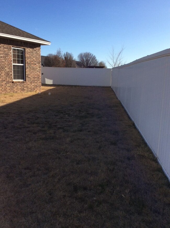 Building Photo - 108 Savannah Ct