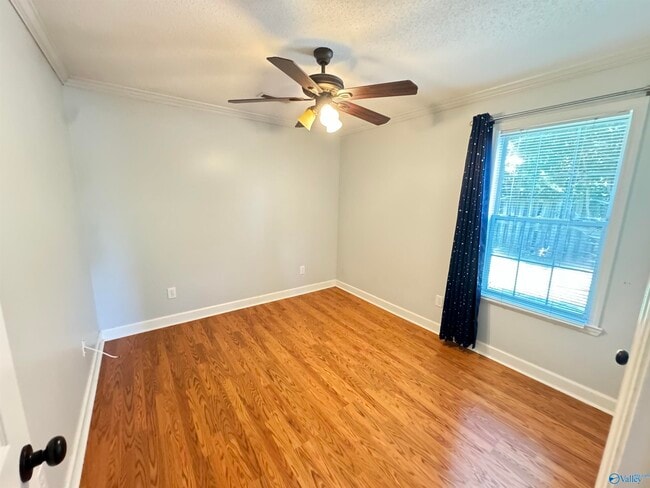 Building Photo - 105 Willow Green Dr