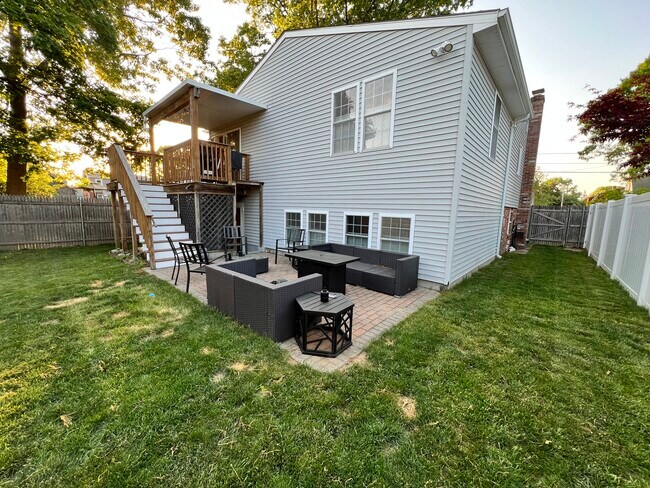 Building Photo - 49 Ramsay St