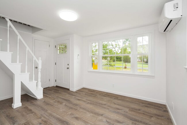 Building Photo - 60 Ellison Rd