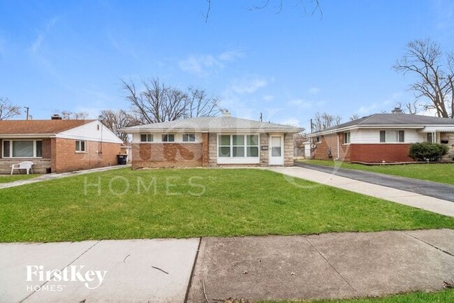 Building Photo - 17941 Wildwood Ave