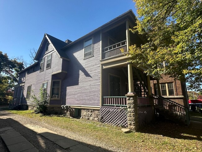 Building Photo - 743 Academy St