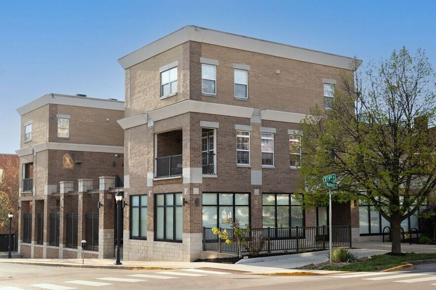 Interior Photo - 501 N Walnut