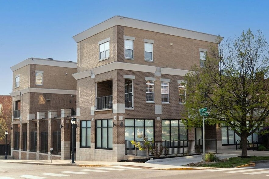 Interior Photo - 501 N Walnut St