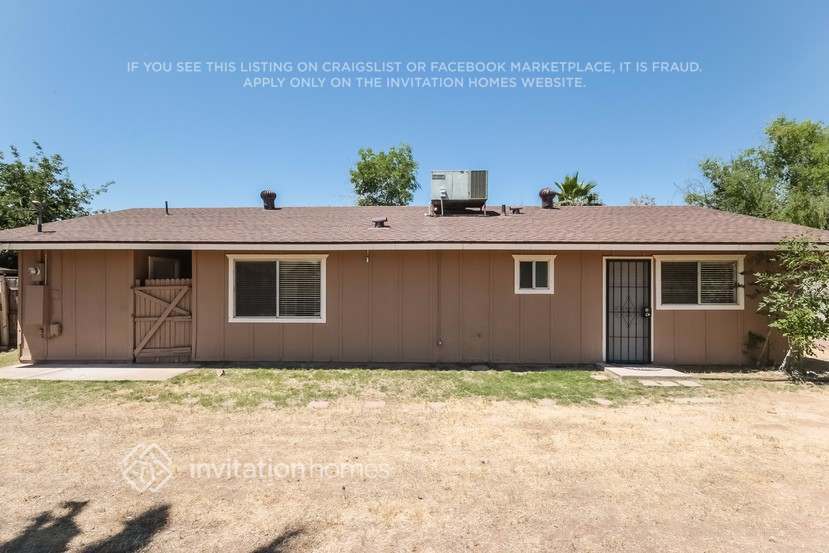 Building Photo - 955 S Pioneer