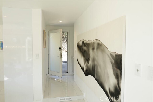Building Photo - 2115 Groveland Dr