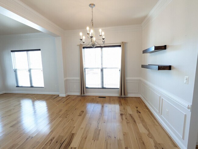 Building Photo - Impeccably maintained SFH in Clarksburg re...
