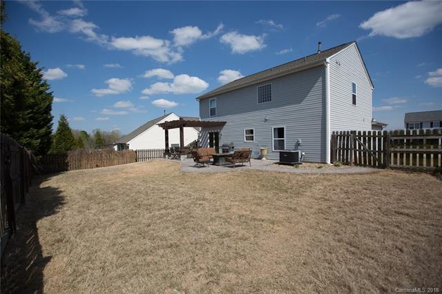 Large and fully fenced backyard - 1711 Rustic Arch Way