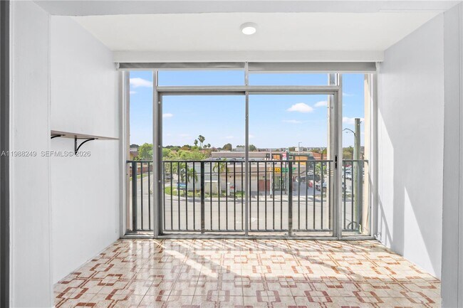 Building Photo - 1855 W 60th St