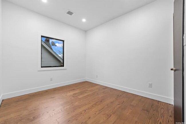 Building Photo - 357 Hamilton Ave