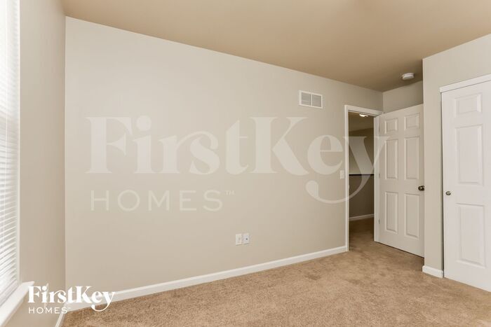 Building Photo - 913 Carpathian Dr