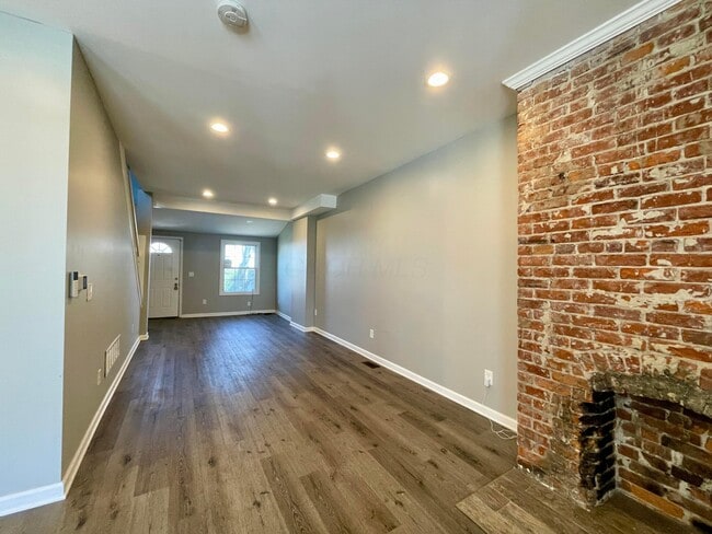 Building Photo - 240 S Princeton Ave