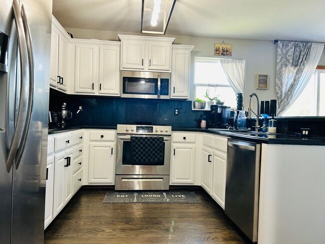 Building Photo - Beautiful Single Family Home, Sutter Woods...