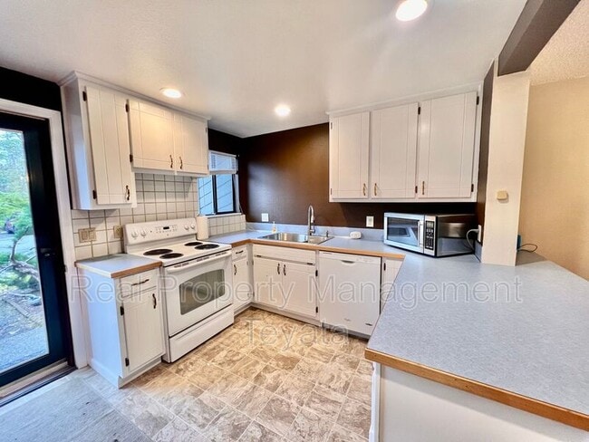 Building Photo - 7650 Birch Bay Dr