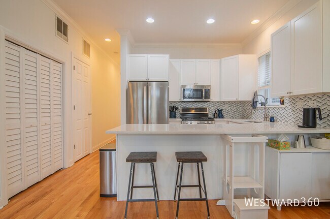 Primary Photo - 1132 W 17th St