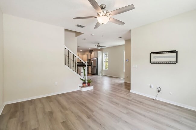 Building Photo - Beautiful 4/2.5 Townhome for Rent in Harmo...