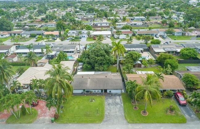 Building Photo - 7700 NW 15th St