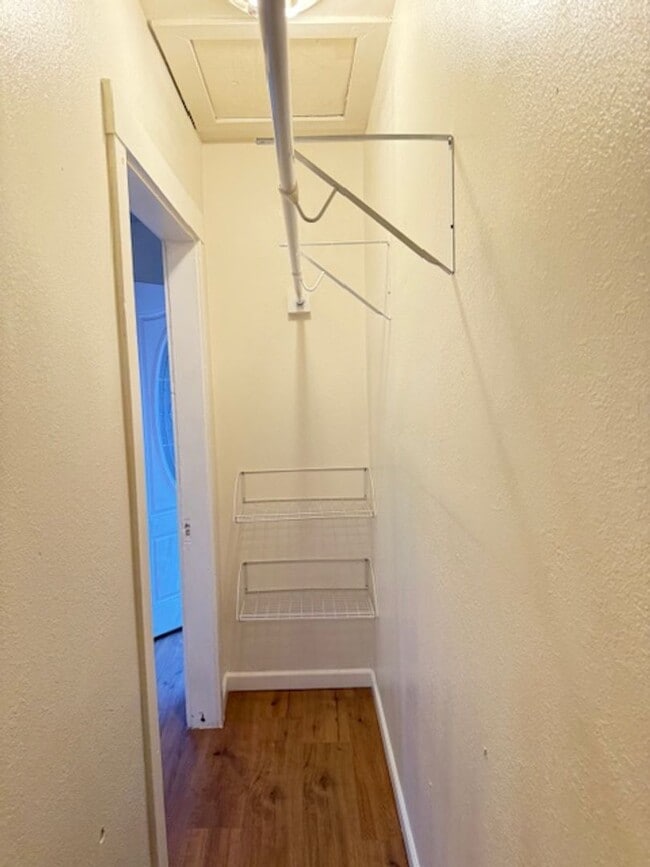 Building Photo - 2648