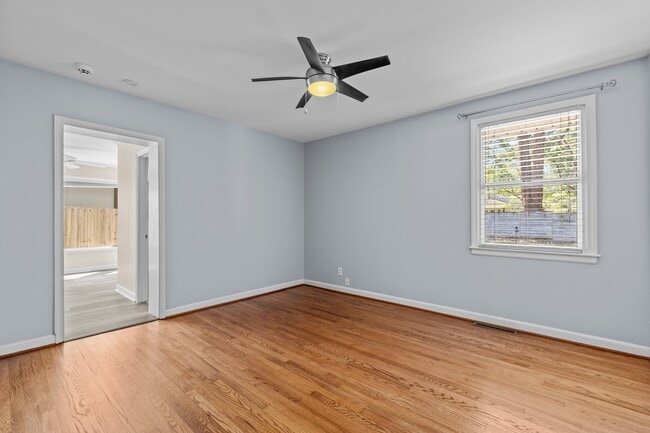 Building Photo - 2115 Bellaire Ave
