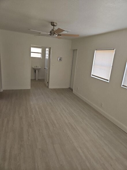 Building Photo - 815 Dundas Ct