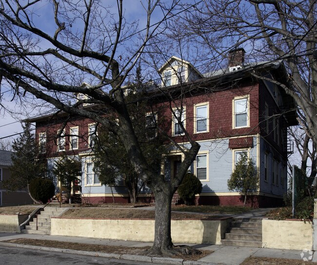Building Photo - 25-29 Sackett St