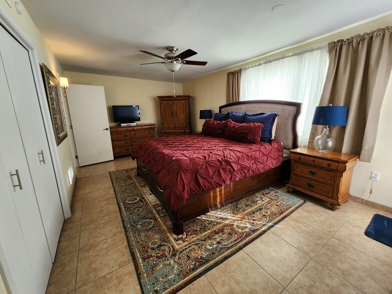 Master bedroom - 160 N Paseo De Los Conquistadores