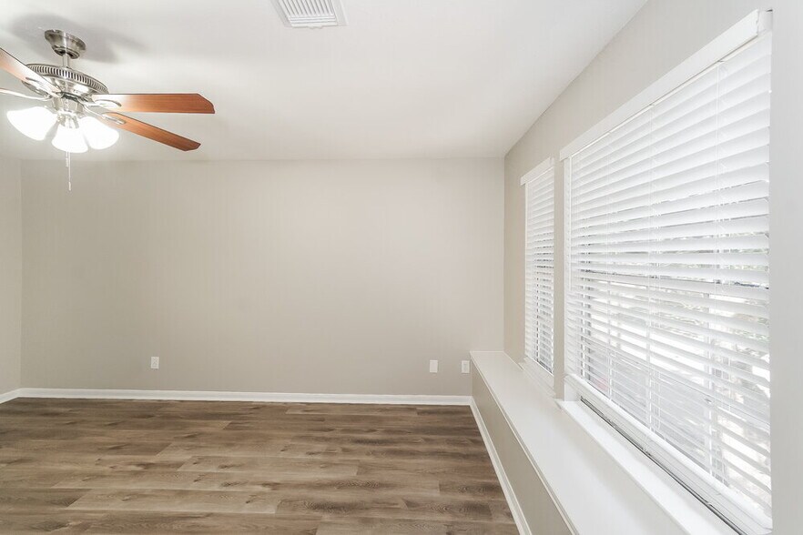 Building Photo - 3615 Rolling Springs Ln