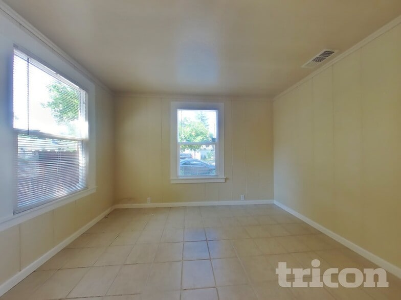 Building Photo - 803 Chestnut St