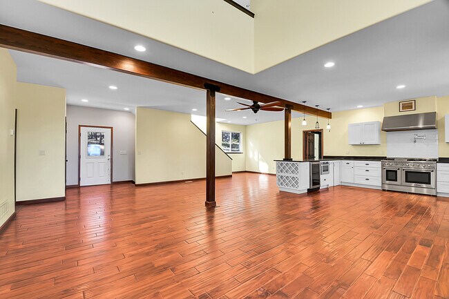 Building Photo - 23805 Mormon Dr