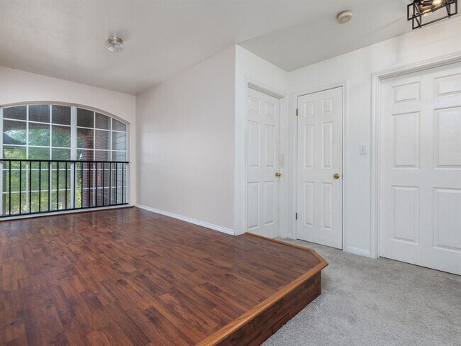 Building Photo - 2934 Sussex Gardens Ln