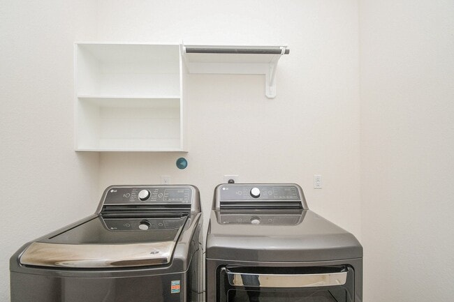 Building Photo - 6142 Thief River Fls Dr