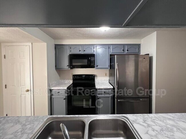 Building Photo - 615 Himes Ave