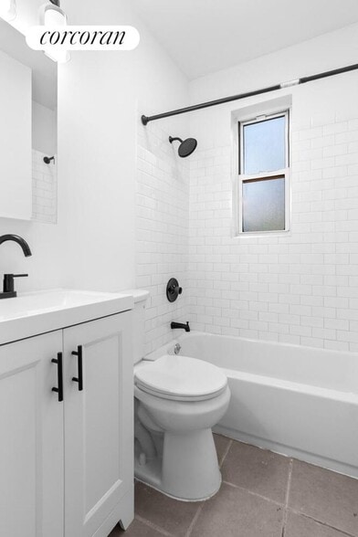 Building Photo - 241 Clifton Pl